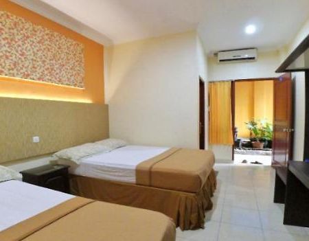Hotel Pelangi Kupang  Exteriör bild